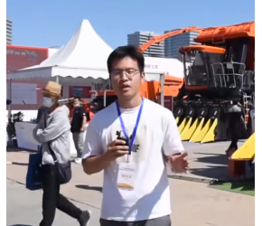 新华全媒+｜新疆农机博览会上的棉花生产机械