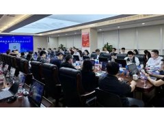 行业动态 | 市工信局副局长张宏伟主持召开推进广州服装产业“四化”转型座谈会