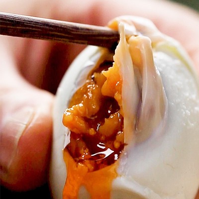 川古佬油沙咸鸭蛋塑盒装 多规格淡盐自制红心咸鸭蛋厂家直销